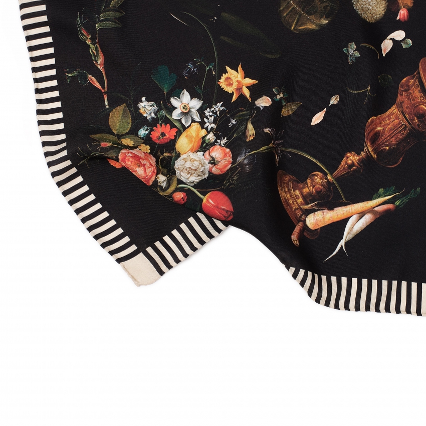 【toogood】THE COLLECTOR SCARF toogood - THE COLLECTOR SCARF - SILK TWILL CRAB COLLAGE